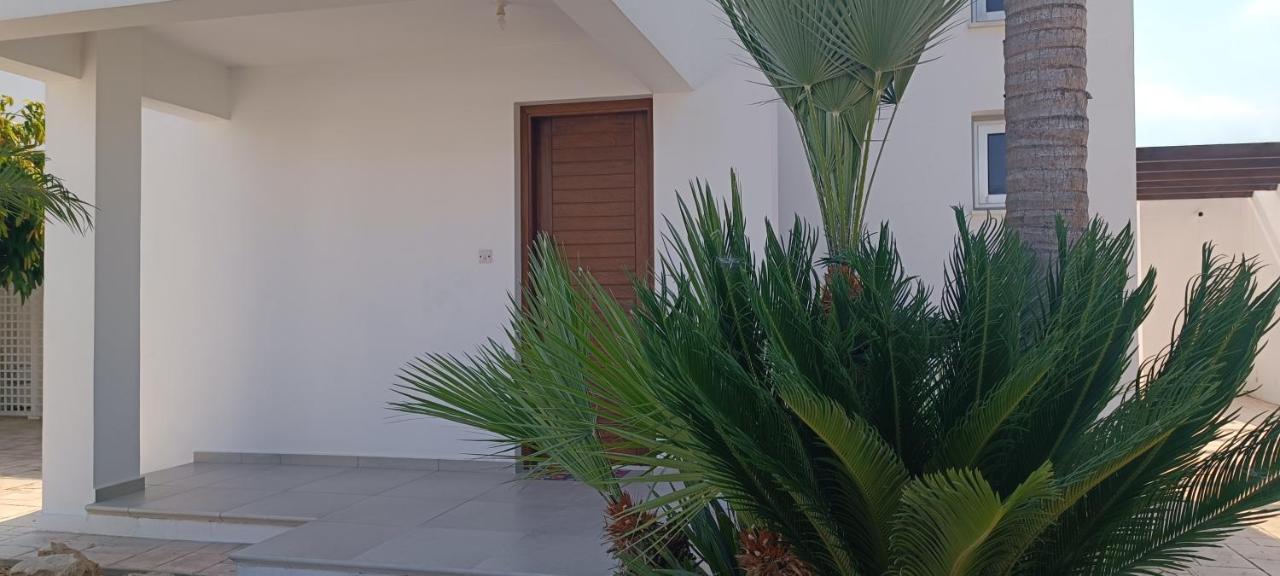 פרבוליה Colonial Villa 32 מראה חיצוני תמונה