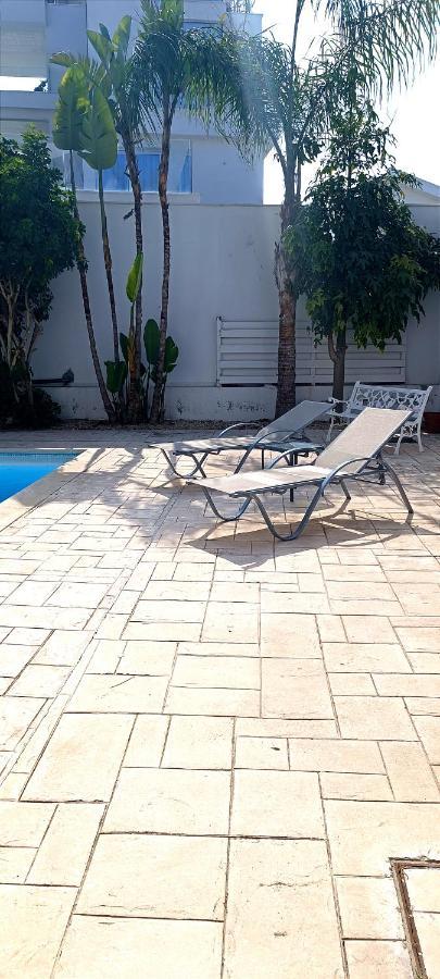 פרבוליה Colonial Villa 32 מראה חיצוני תמונה