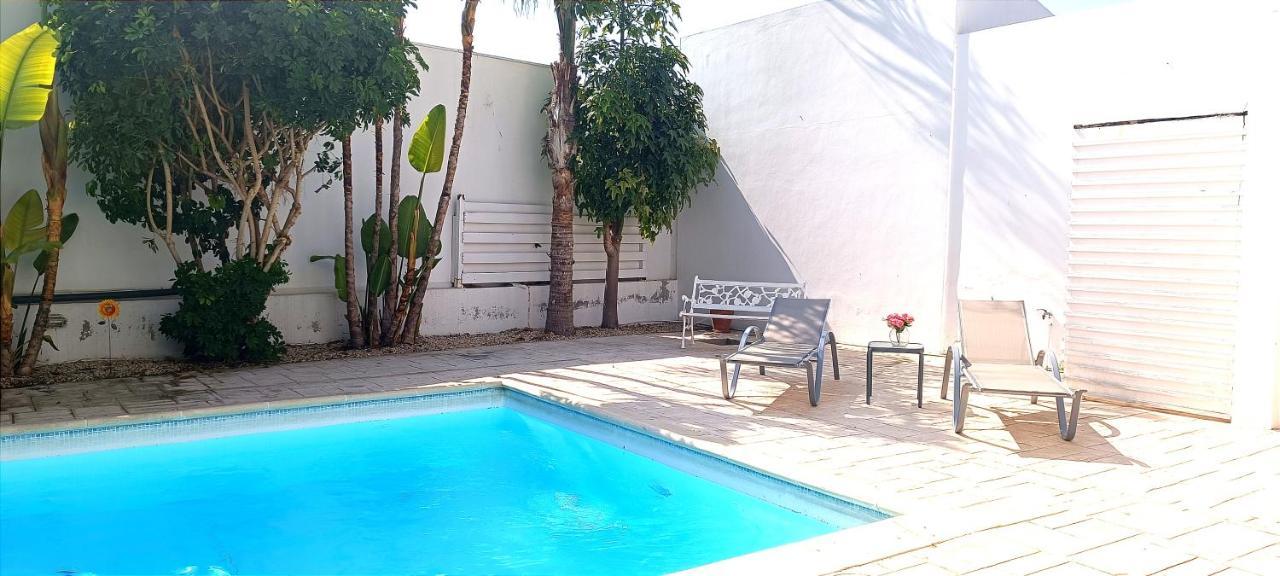 פרבוליה Colonial Villa 32 מראה חיצוני תמונה