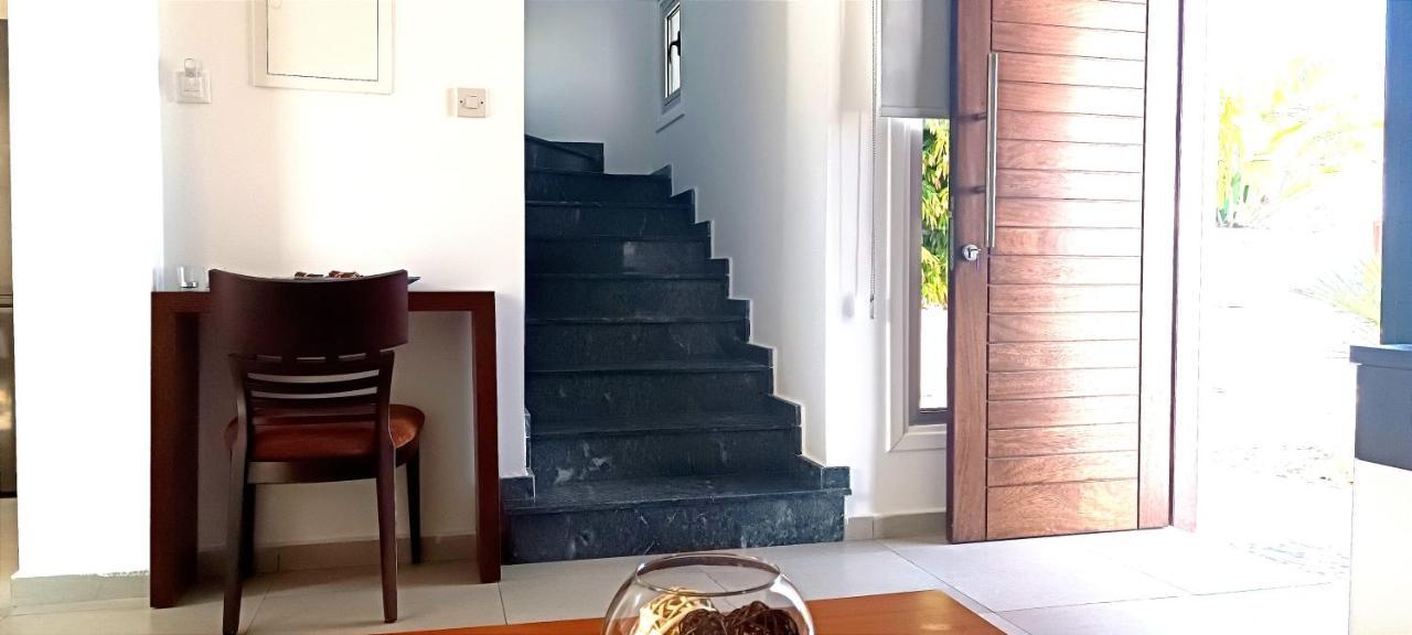פרבוליה Colonial Villa 32 מראה חיצוני תמונה
