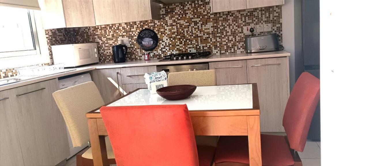 פרבוליה Colonial Villa 32 מראה חיצוני תמונה