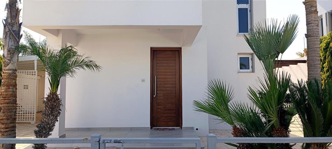 פרבוליה Colonial Villa 32 מראה חיצוני תמונה
